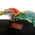 Modern Art Glass & Design - abstracte bijzondere glaskunst met reservoir in metalen koperkleurige voet ...