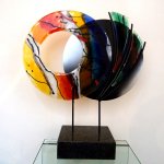 Kunstwerk in glas met metaal - symboliek 'Vreugde in verbondenheid' - Rubaniuk - BxHxD 52x45x15 cm € 599,-