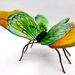 Glaskunst - vlinder in uniek design op koperkleurige pootjes - Rubaniuk - BxHxD 28x26x32 cm € 359,-