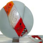 Glaskunst, uniek vormgegeven moderne, abstracte vaas waarbij het deksel ook als waxinelichthouder kan dienen