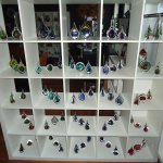 Glazen druppels in Boheems kristalglas, grote keuze in betaalbare soorten en kleuren, mooi op lichtplateau 