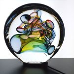 Glaskunstwerk in discusvorm - uniek Boheems kristalglas - Ozzaro - H 19 cm € 179,95 / 21 cm € 199,95 