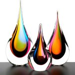 Boheemse glaskunst - druppels in 'regenboog'kleuren - Ozzaro - H 25 cm € 99,- / 22 cm € 69,- / 16 cm € 49,-