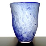 Exclusieve zware glazen vaas - Cor Schellen - glaskunst Leerdam - unieke glastechniek - H 25 cm € 397,- nu € 297,- 