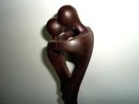 bronzen beeld abstract liefde